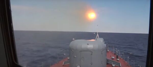Ракета в воздухе: как новый российский корвет стрелял по мишени - видео - Sputnik Беларусь