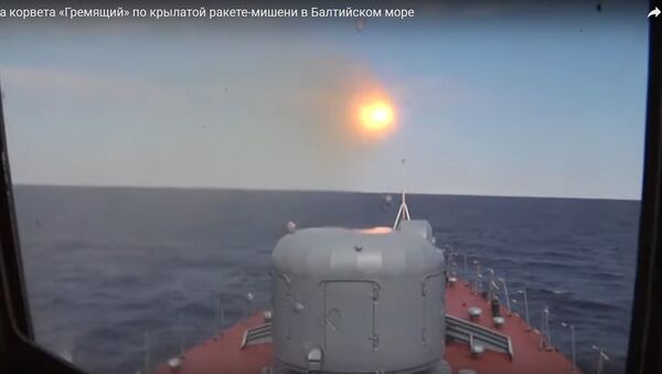 Ракета в воздухе: как новый российский корвет стрелял по мишени - видео - Sputnik Беларусь