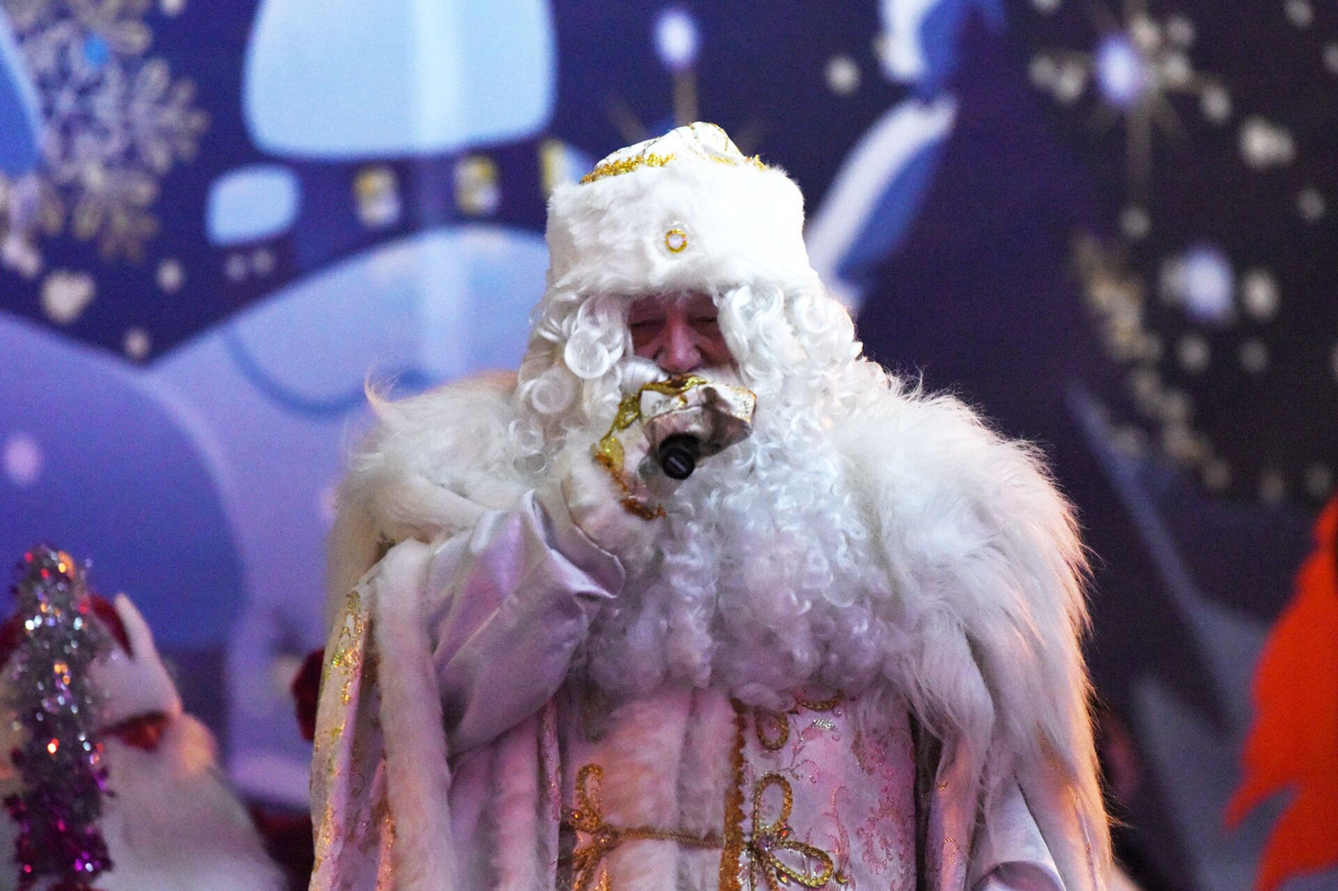 Огни на главной елке зажгли в Гомеле - Sputnik Беларусь, 1920, 12.12.2025