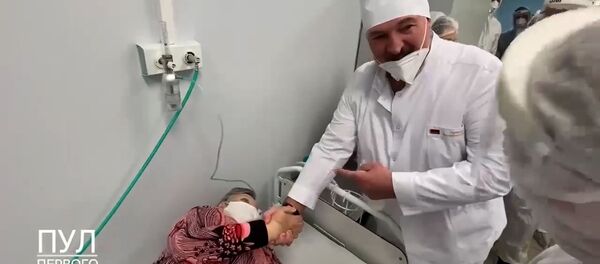 Пацыентка бальніцы не пазнала Лукашэнку - відэа Пацыентка бальніцы не пазнала Лукашэнку - відэа - Sputnik Беларусь