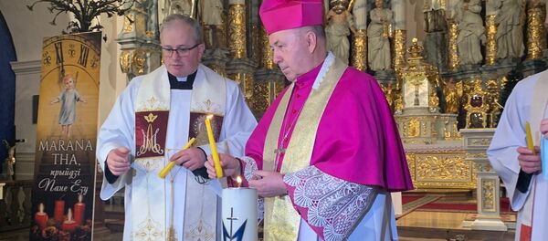 Вифлеемский огонь привезли в Беларусь - Sputnik Беларусь