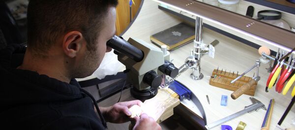 Ашот Аветисян решил стать ювелиром и уволился со стройки - Sputnik Беларусь