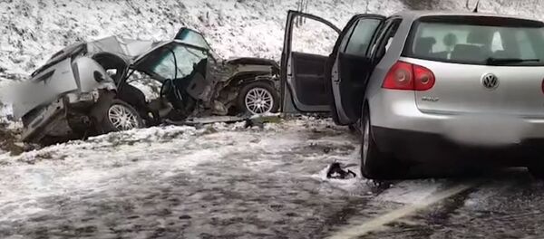 Жуткое лобовое ДТП под Воложином Жуткое лобовое ДТП под Воложином - Sputnik Беларусь