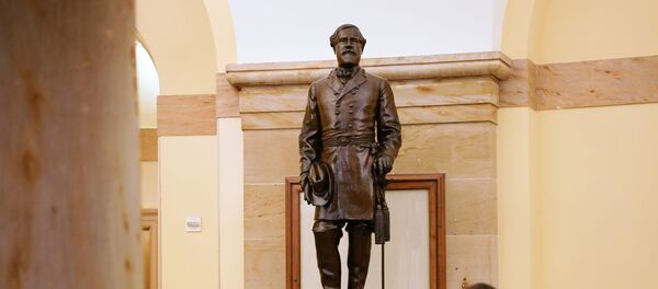 Статуя генерала Роберта Ли в Капитолии Вашингтона - Sputnik Беларусь