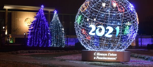 Дворец Независимости накануне Нового года - Sputnik Беларусь