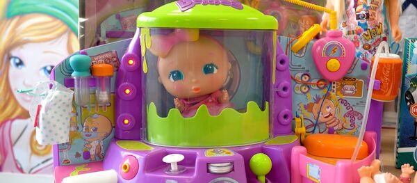 Испанцы придумали куклу, которую можно вылечить от COVID, видео - Sputnik Беларусь