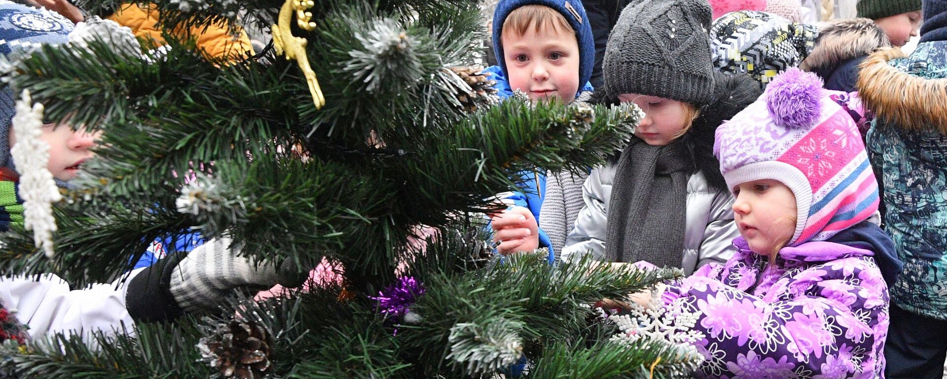 Домік Дзеда Мароза ў парку Горкага ў Мінску - Sputnik Беларусь, 1920, 22.12.2025