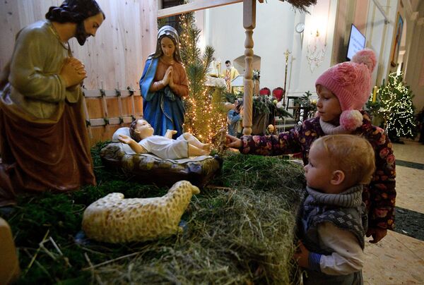 Рождественская служба в Архикафедральном соборе Святой Девы Марии - Sputnik Беларусь