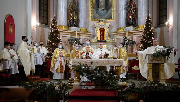 Светлая ночь: католики Минска встретили Рождество в костеле - Sputnik Беларусь