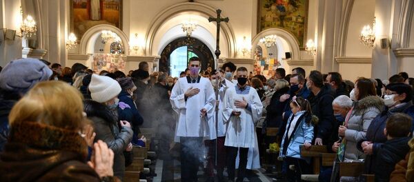 Рождественская месса прошла 25 декабря в Красном костеле - Sputnik Беларусь