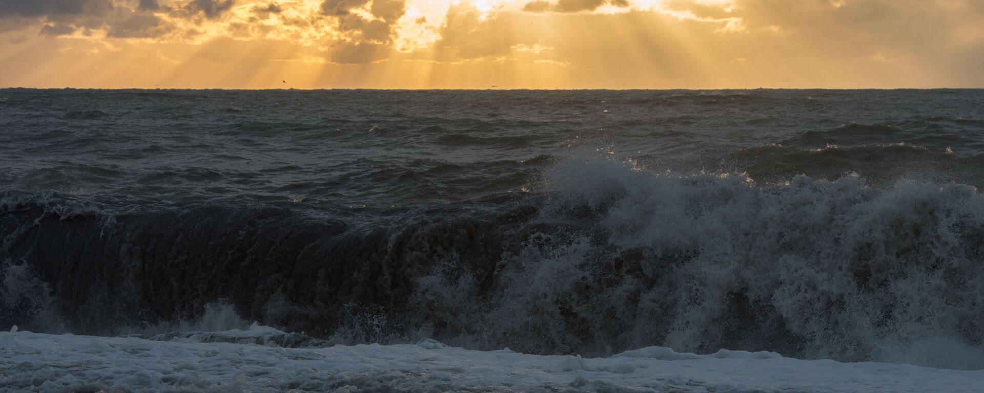 Шторм, архивное фото - Sputnik Беларусь, 1920, 19.12.2025