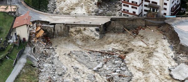 Аэрофотоснимок разрушений от паводковых вод в Сен-Мартен-Везюби, регион Приморские Альпы во Франции - Sputnik Беларусь