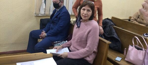 Почтальон в зале суда - она обвиняется в публикации личных данных правоохранителей - Sputnik Беларусь