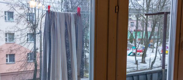 Бабушке подарили ремонт в квартире к Новому году Бабушке подарили ремонт в квартире к Новому году - Sputnik Беларусь