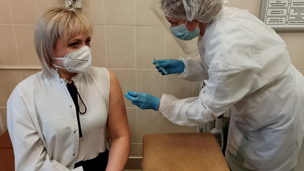 Массовая вакцинация против коронавирусной инфекции COVID-19 началась в Беларуси - Sputnik Беларусь