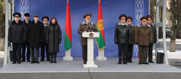 Президент Беларуси Александр Лукашенко во время посещения ОМОНа ГУВД Мингорисполкома - Sputnik Беларусь