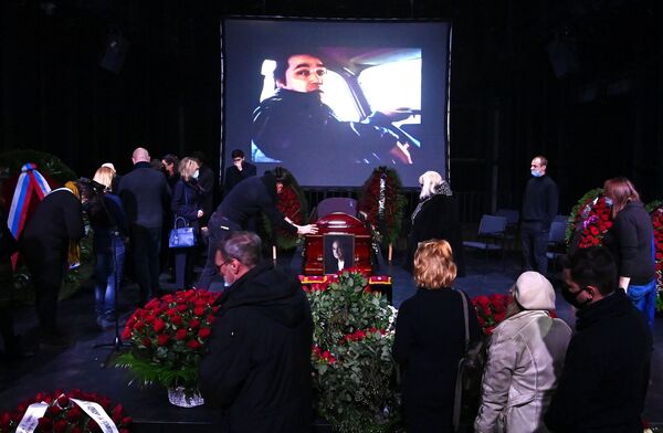 Прощание со звездой фильма Человек-амфибия прошло в Москве - Sputnik Беларусь