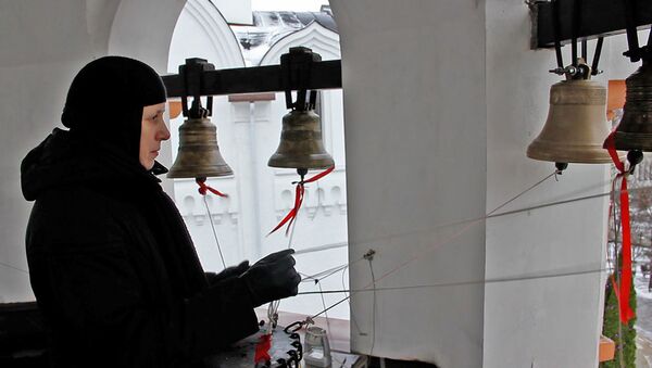 Видео с колокольни: рождественский звон от матушки Тамары  - Sputnik Беларусь
