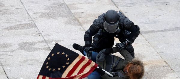Беспорядки в США после штрума Капитолия Беспорядки в США после штрума Капитолия - Sputnik Беларусь