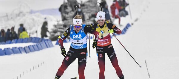 Норвежские биатлонистки Тириль Экхофф и Марте Рёйселанн Норвежские биатлонистки Тириль Экхофф и Марте Рёйселанн - Sputnik Беларусь