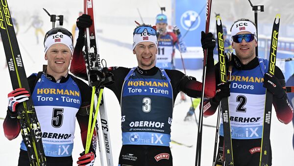 Норвежские биатлонисты Стурла Холм Легрейд, Йоханнес Дале и Тарьей Бё - Sputnik Беларусь