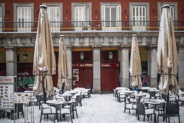 Последствия снежной бури в Мадриде - Sputnik Беларусь