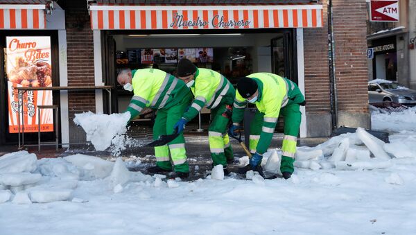 Расчистка снега в Мадриде - Sputnik Беларусь