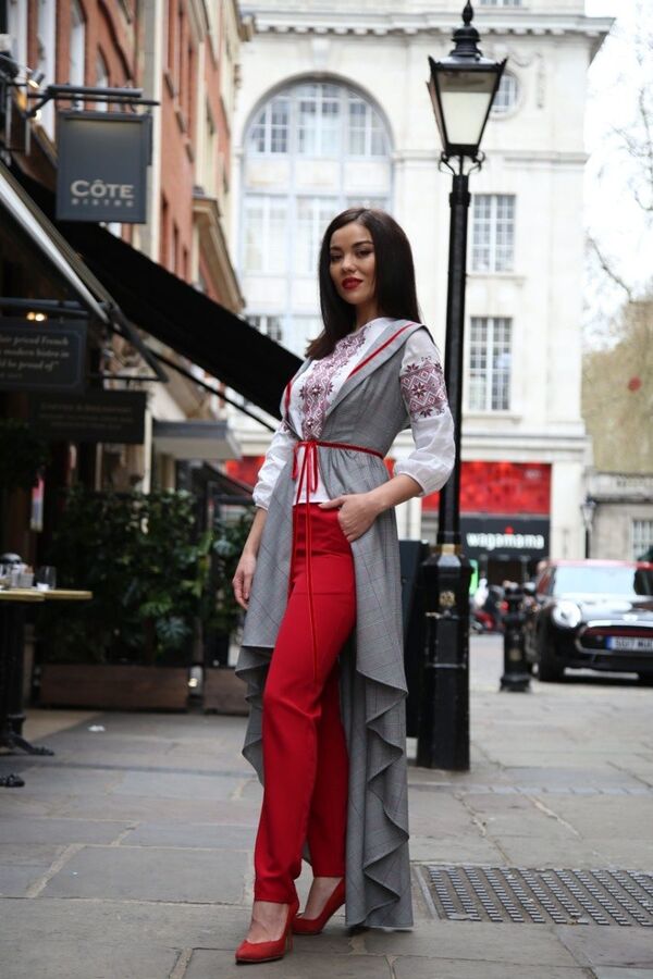 Миссия дизайнера: рассказывать миру о Беларуси, ее культуре и традициях Миссия дизайнера: рассказывать миру о Беларуси, ее культуре и традициях - Sputnik Беларусь