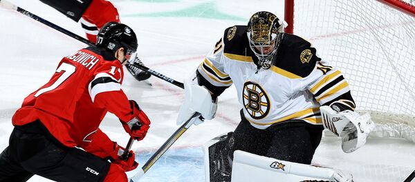 Егор Шарангович во время матча Нью-Джерси против Бостона Егор Шарангович во время матча Нью-Джерси против Бостона - Sputnik Беларусь