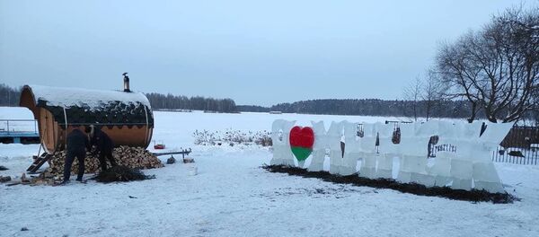 Крещенские купания начались в Минске - Sputnik Беларусь