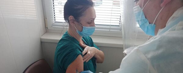 В Беларуси началась массовая вакцинация медицинских работников - Sputnik Беларусь