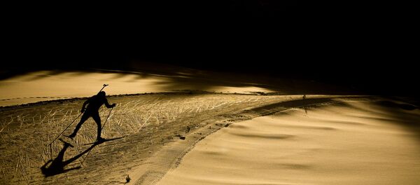 Спортсмен на дистанции спринтерской гонки среди мужчин на чемпионате мира по биатлону в итальянской Антерсельве. - Sputnik Беларусь