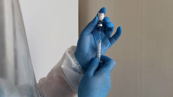 В Беларуси началась массовая вакцинация медицинских работников - Sputnik Беларусь
