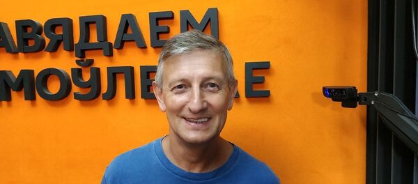  Романчук: маркировка консолидирует власть крупных молочных гигантов, но убивает малый бизнес - Sputnik Беларусь