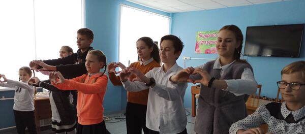 Уникальный кружок в Бобруйске, где учат исполнять песни с помощью жестов - Sputnik Беларусь