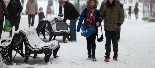 Прохожие на Никольской улице в Москве - Sputnik Беларусь