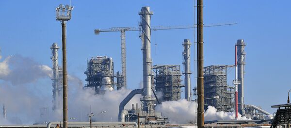 Мозырский НПЗ, архивное фото Мозырский НПЗ, архивное фото - Sputnik Беларусь