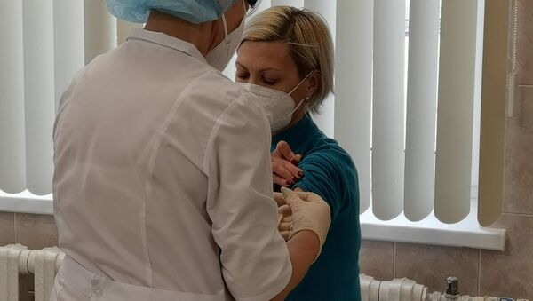 Як у Віцебску вакцынуюць ад каронавіруса - відэа - Sputnik Беларусь