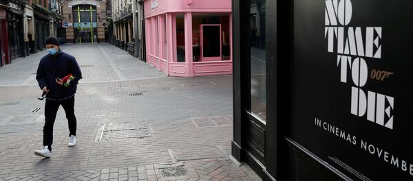 Постер нового фильма о Джеймсе Бонде в Лондоне - Sputnik Беларусь
