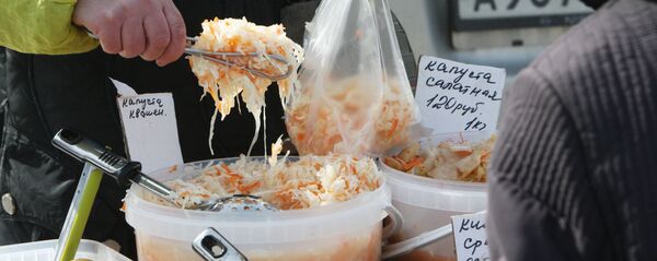 Квашеная капуста на базаре - Sputnik Беларусь