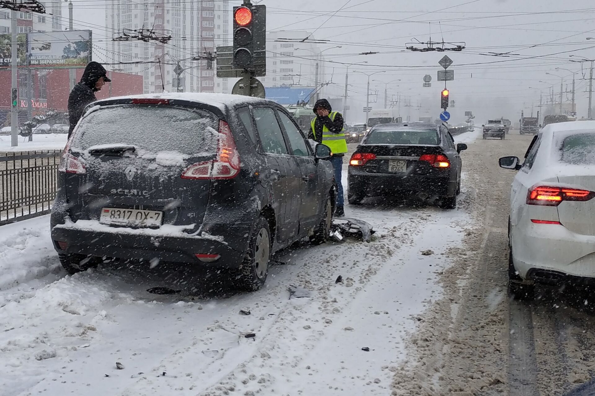 Ситуация на дорогах в Минске: где снег парализовал движение - Sputnik Беларусь, 1920, 04.02.2021