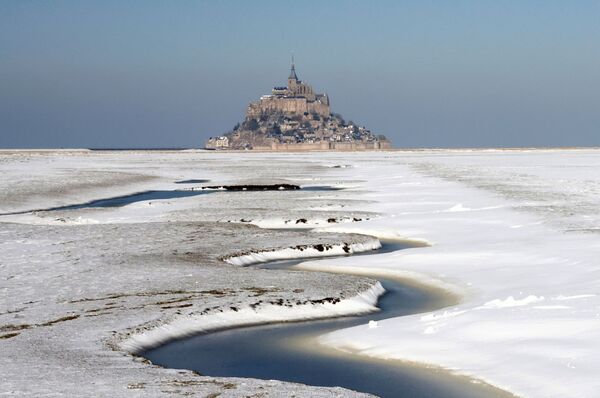 Вид на остров-крепость Мон-Сен-Мишель, Франция - Sputnik Беларусь