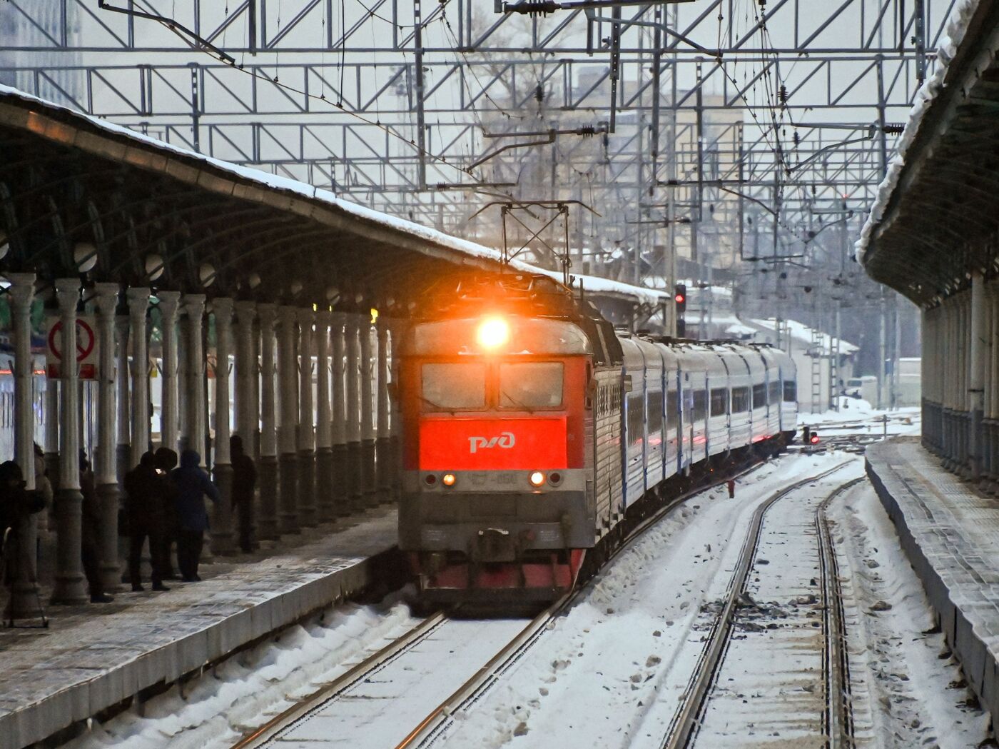 Новые поезда и автобусные маршруты запускаются между Россией и Беларусью -  19.03.2022, Sputnik Беларусь