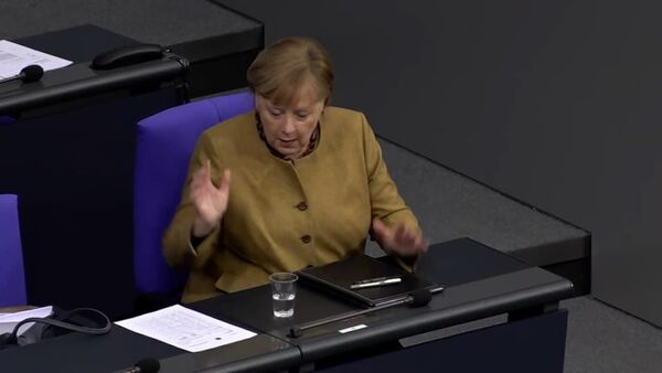 Меркель забыла надеть маску: ее реакция на конфуз стала вирусной - видео - Sputnik Беларусь