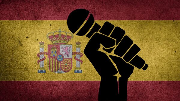 Испания протестует после ареста рэпера Пабло Аселя - видео - Sputnik Беларусь