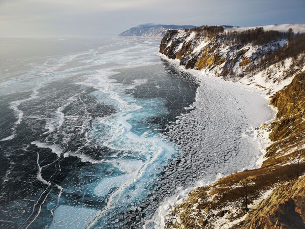 Снимок Lake Baikal испанского фотографа Juan Zas Espinosa, ставший победителем в категории Landscapes в конкурсе 10th Mobile Photography Awards - Sputnik Беларусь