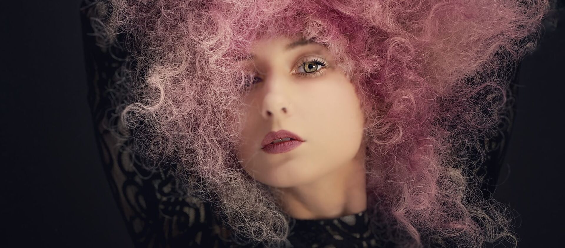 Снимок Morgan In Pink американского фотографа Michelle Simmons, ставший победителем в категории Portraits  в конкурсе 10th Mobile Photography Awards - Sputnik Беларусь, 1920, 22.02.2021