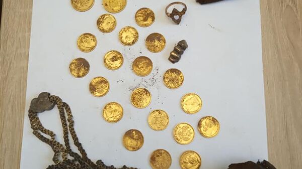 Клад золотых монет найден в центре Минска - Sputnik Беларусь