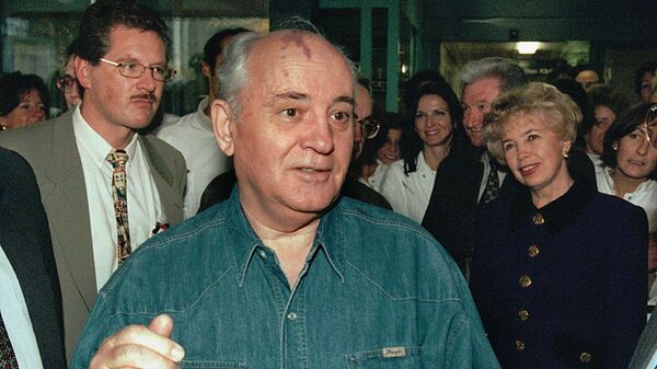 Горбачев 6 ноября 1997 года в Берне, Швейцария - Sputnik Беларусь
