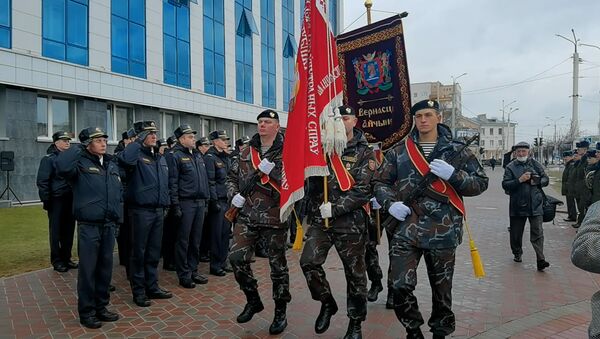 Видеофакт: в Витебске заранее отметили День милиции  - Sputnik Беларусь